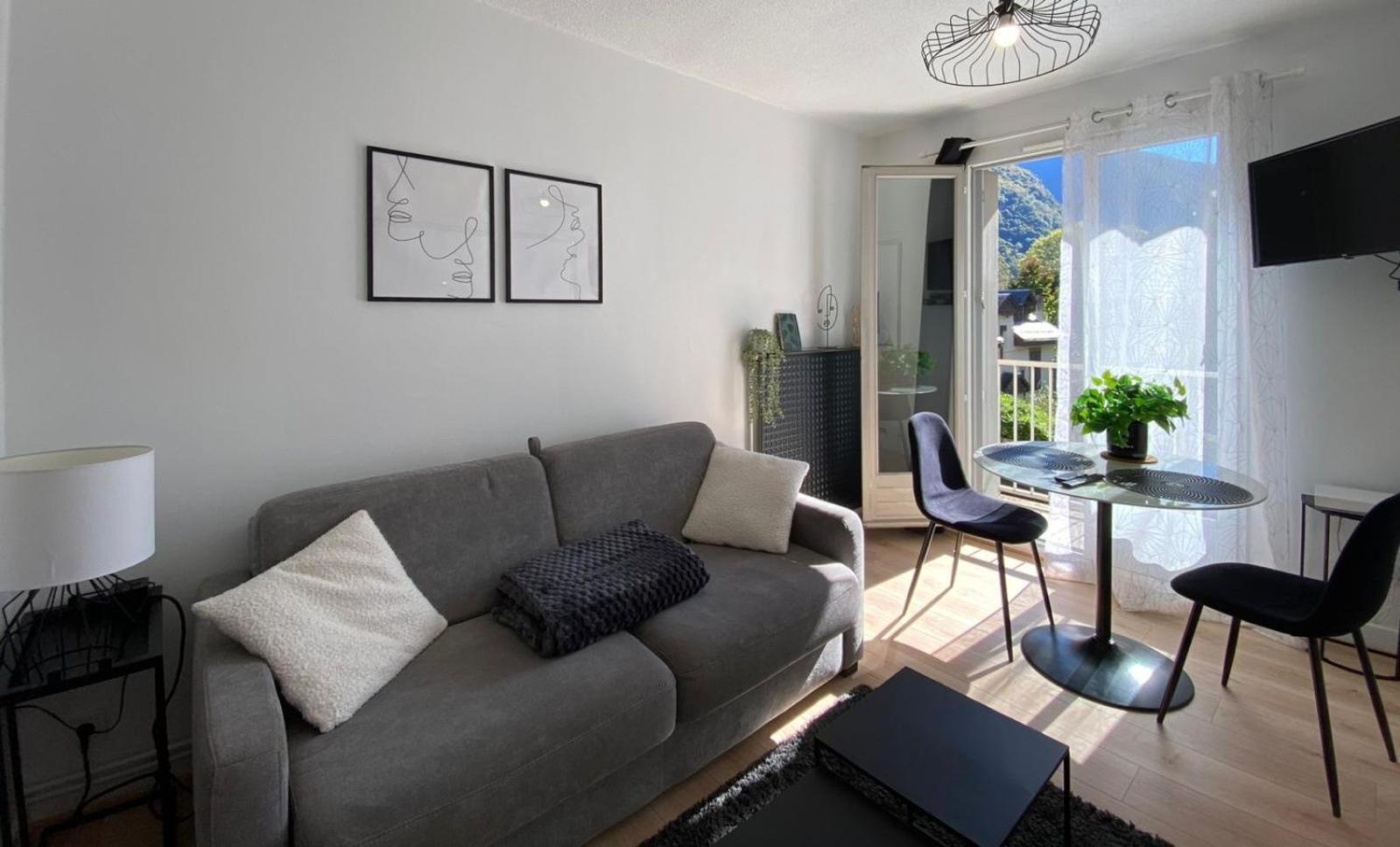 Central & Cosy Bagnères-de-Luchon エクステリア 写真